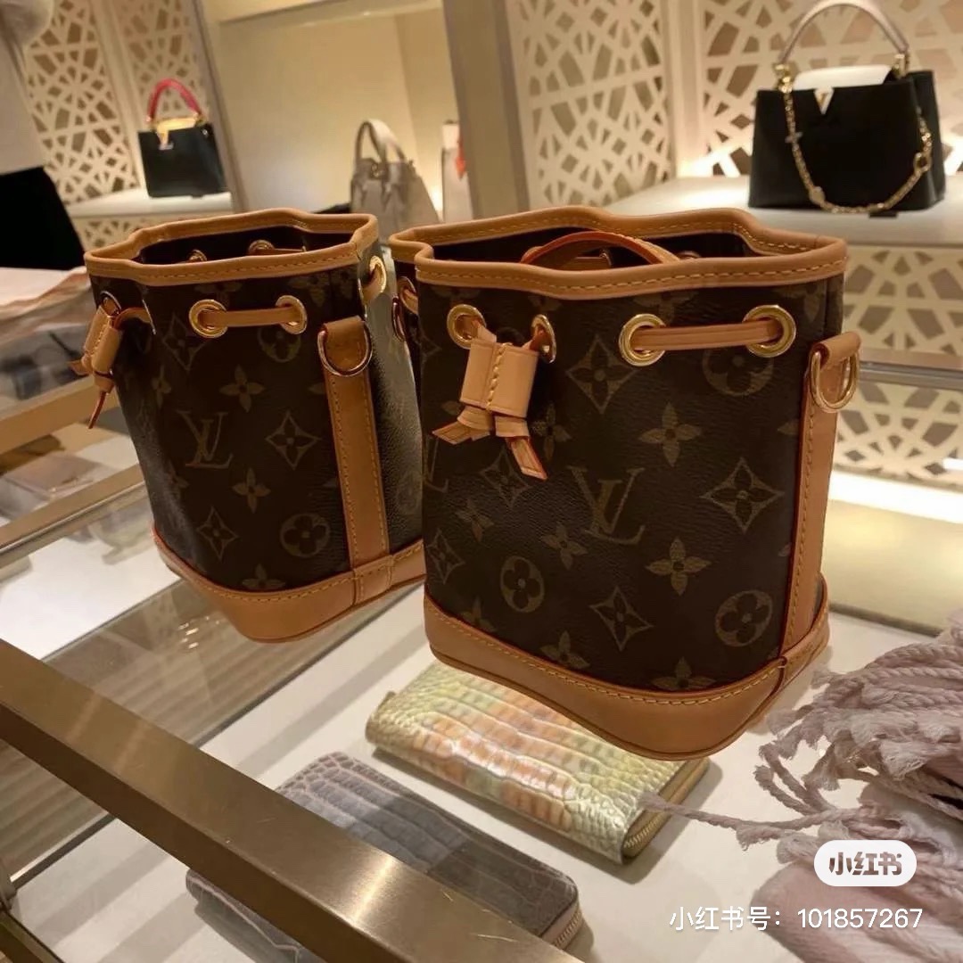 Louis Vuitton LV Luxury Designer Handbag | Luxury Designer Fashion Accessory